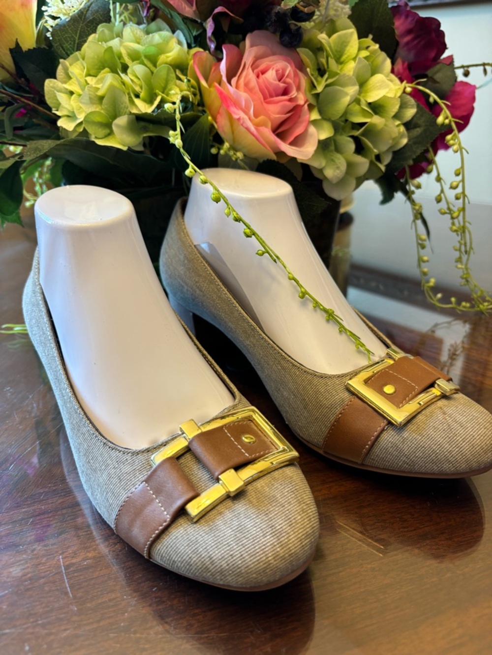 Anne Klein A2 By Aerosoles Beige Fabric & Brown Leather w/Gold Buckle 8.5M